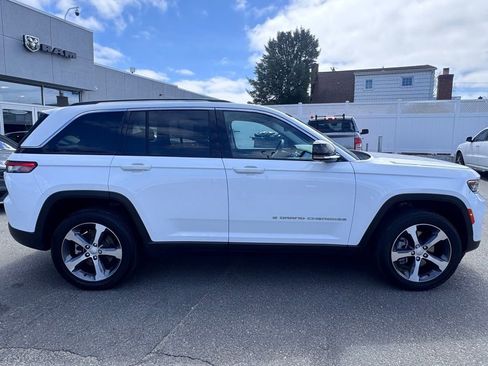 Used 2024 Jeep Grand Cherokee Limited 4xe w/ Luxury Tech Group II AWD/4WD image 8
