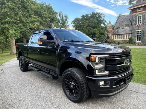 Used 2019 Ford F350 Lariat AWD/4WD image 2