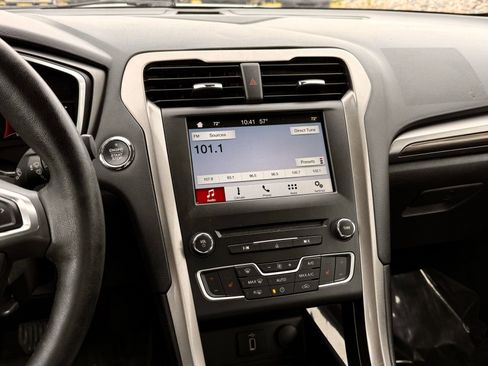 Used 2018 Ford Fusion SE w/ Equipment Group 602A FWD image 34