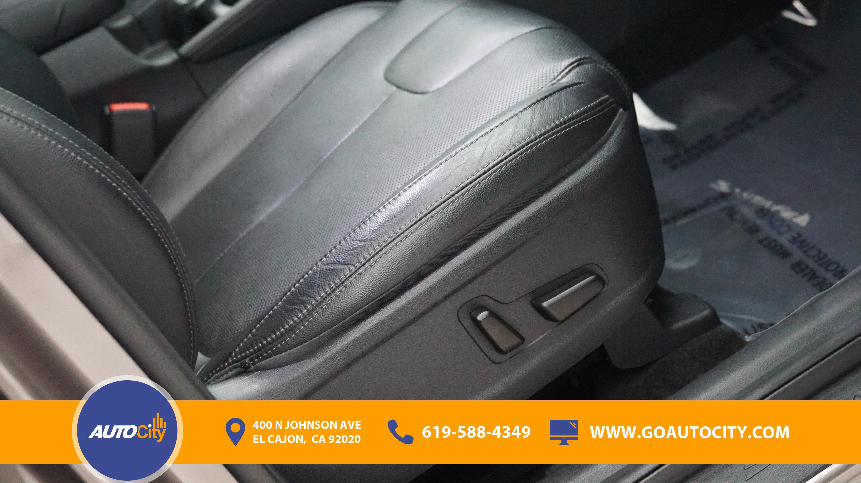 Used 2020 Hyundai Santa Fe SEL w/ Convenience + Premium Package FWD image 16