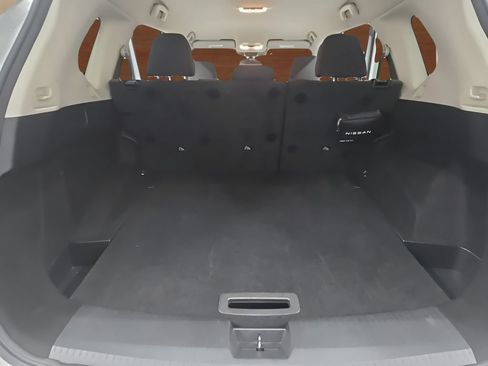 Used 2024 Nissan Rogue S FWD image 16