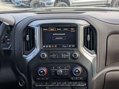 Used 2022 Chevrolet Silverado 1500 LTZ w/ LTZ Convenience Package II AWD/4WD image 16