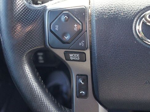 Used 2020 Toyota Tacoma TRD Sport w/ Technology Package RWD image 8