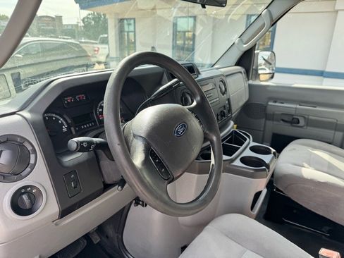 Used 2014 Ford E-250 and Econoline 250 w/ Power Group image 13