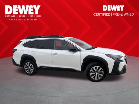 Used 2025 Subaru Outback Premium image 1