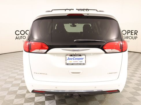 Used 2017 Chrysler Pacifica Limited w/ UConnect Theater Package image 25