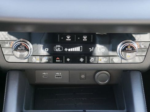 New 2025 Mitsubishi Outlander image 20