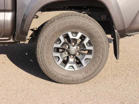 Certified 2021 Toyota Tacoma SR5 RWD image 9