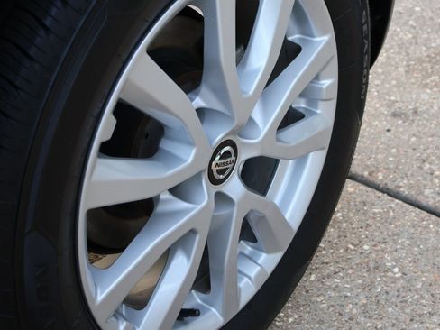 Used 2022 Nissan Rogue Sport S image 37