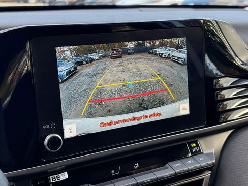 Used 2025 Toyota Camry LE image 17