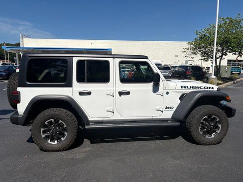 Used 2024 Jeep Wrangler Unlimited Rubicon 4xe w/ Capability Package AWD/4WD image 8