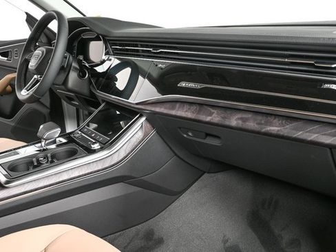 New 2025 Audi Q8 Premium image 25