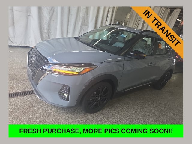 Used 2022 Nissan Kicks SR w/ Premium Package FWD image 1