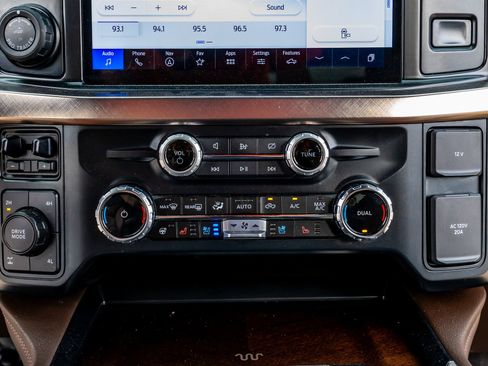 Used 2023 Ford F350 King Ranch w/ Chrome Package image 21