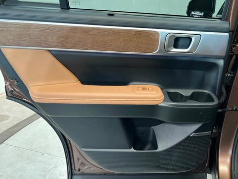 Used 2024 Hyundai Santa Fe Limited image 19