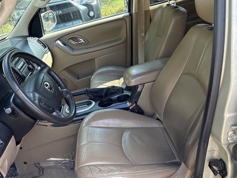 Used 2005 MAZDA Tribute I w/ Premium Pkg image 4