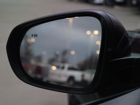 Used 2024 Chevrolet Trax LS w/ LS Convenience Package image 9