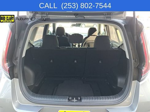 Used 2023 Kia Soul LX w/ Option Group 015 FWD image 18