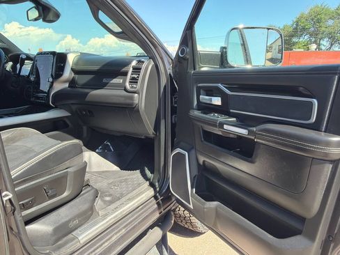 Used 2019 RAM 2500 Laramie AWD/4WD image 17