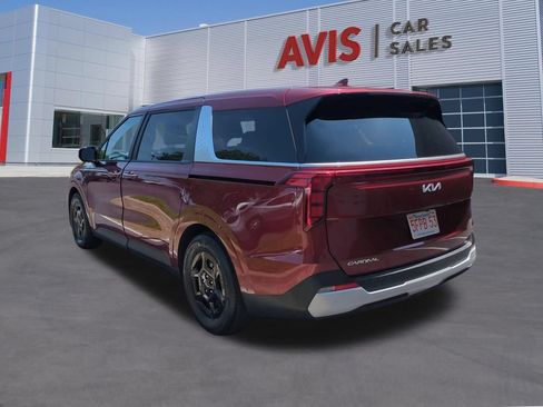 Used 2025 Kia Carnival FWD image 9