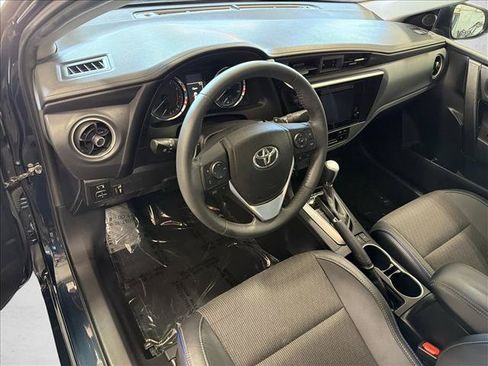 Used 2018 Toyota Corolla SE w/ SE Premium Package FWD image 13