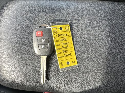Used 2018 Toyota RAV4 LE image 34