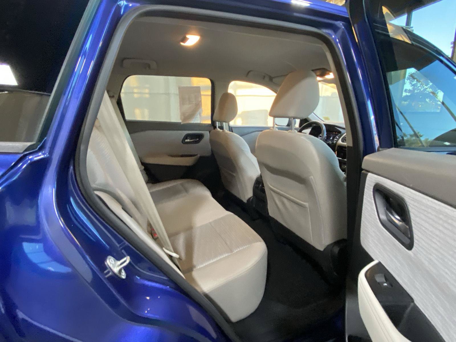 Used 2021 Nissan Rogue SV FWD image 11