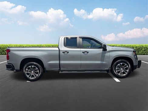 Used 2026 Chevrolet Silverado 1500 W/T RWD image 3