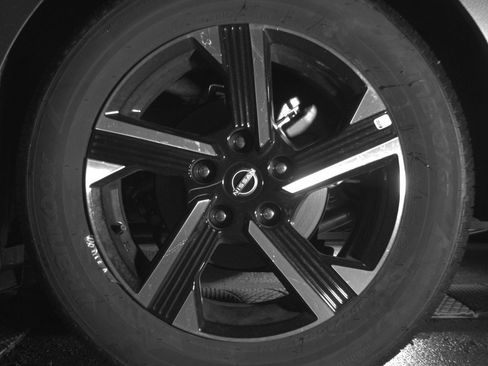 Used 2025 Nissan Sentra SV image 14