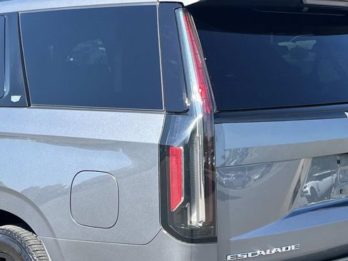 Used 2021 Cadillac Escalade Sport w/ Driver Assist Tech Package AWD/4WD image 10