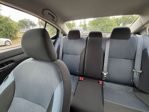 Used 2025 Nissan Versa SV FWD image 37