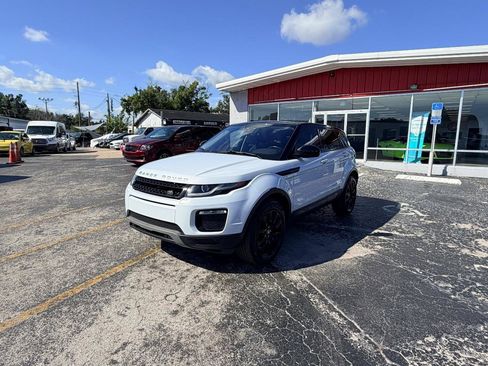Used 2019 Land Rover Range Rover Evoque SE AWD/4WD image 3