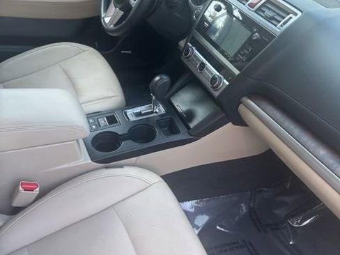 Used 2015 Subaru Outback 2.5i Limited image 5