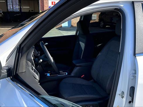 Used 2023 Chevrolet Equinox LT image 10