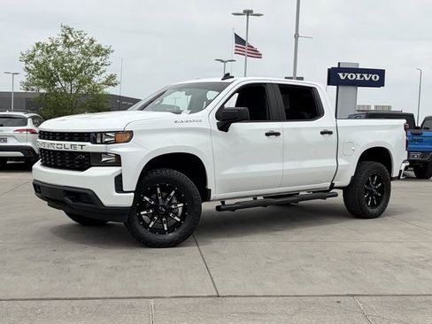 Used 2021 Chevrolet Silverado 1500 Custom RWD image 2