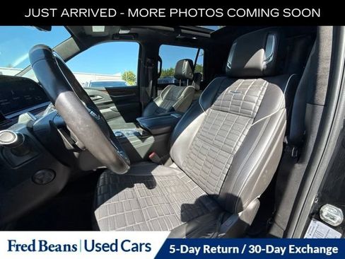Used 2023 Cadillac Escalade Sport Platinum w/ LPO, ONYX Package AWD/4WD image 16