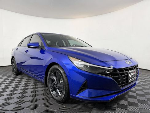 Used 2023 Hyundai Elantra SEL FWD image 6