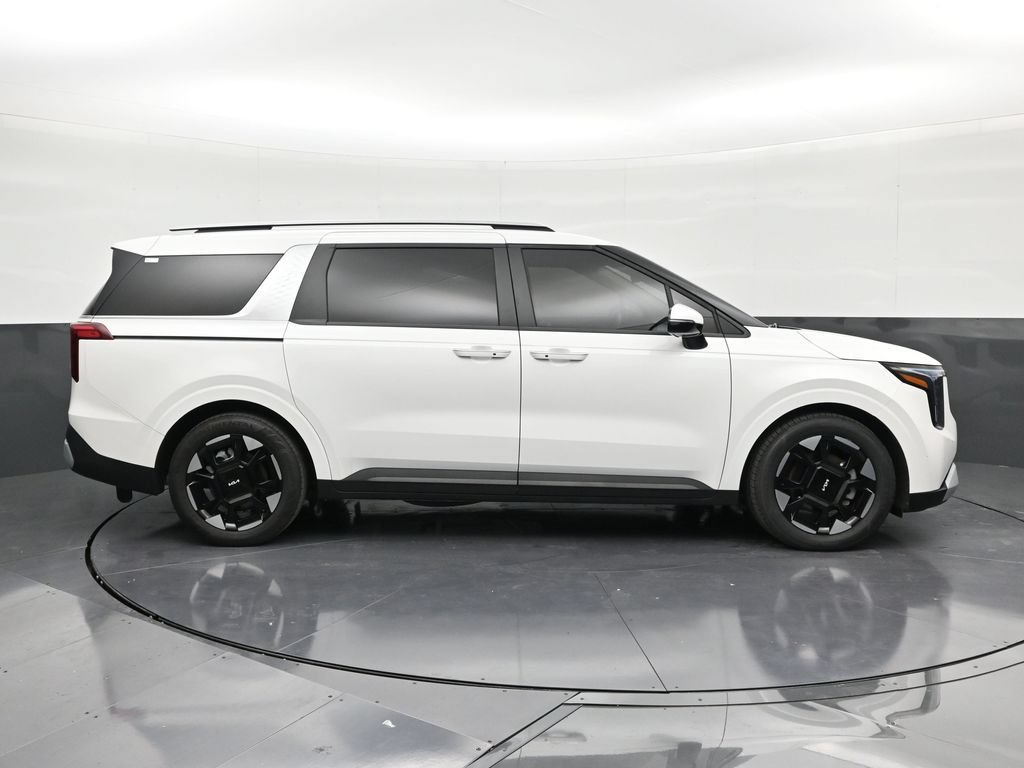 Used 2025 Kia Carnival EX FWD image 6