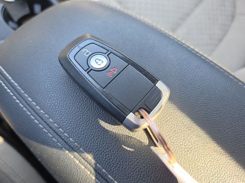 Used 2020 Ford Escape SE AWD/4WD image 34