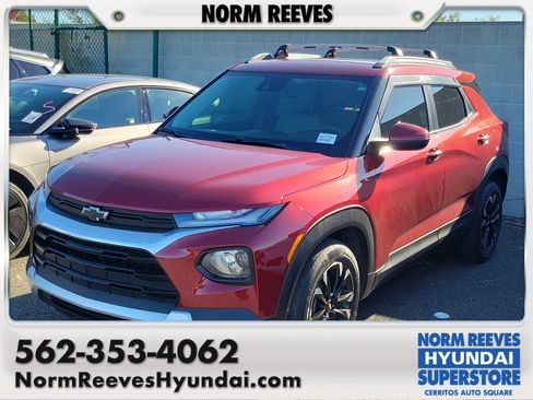 Used 2022 Chevrolet TrailBlazer LT FWD image 1