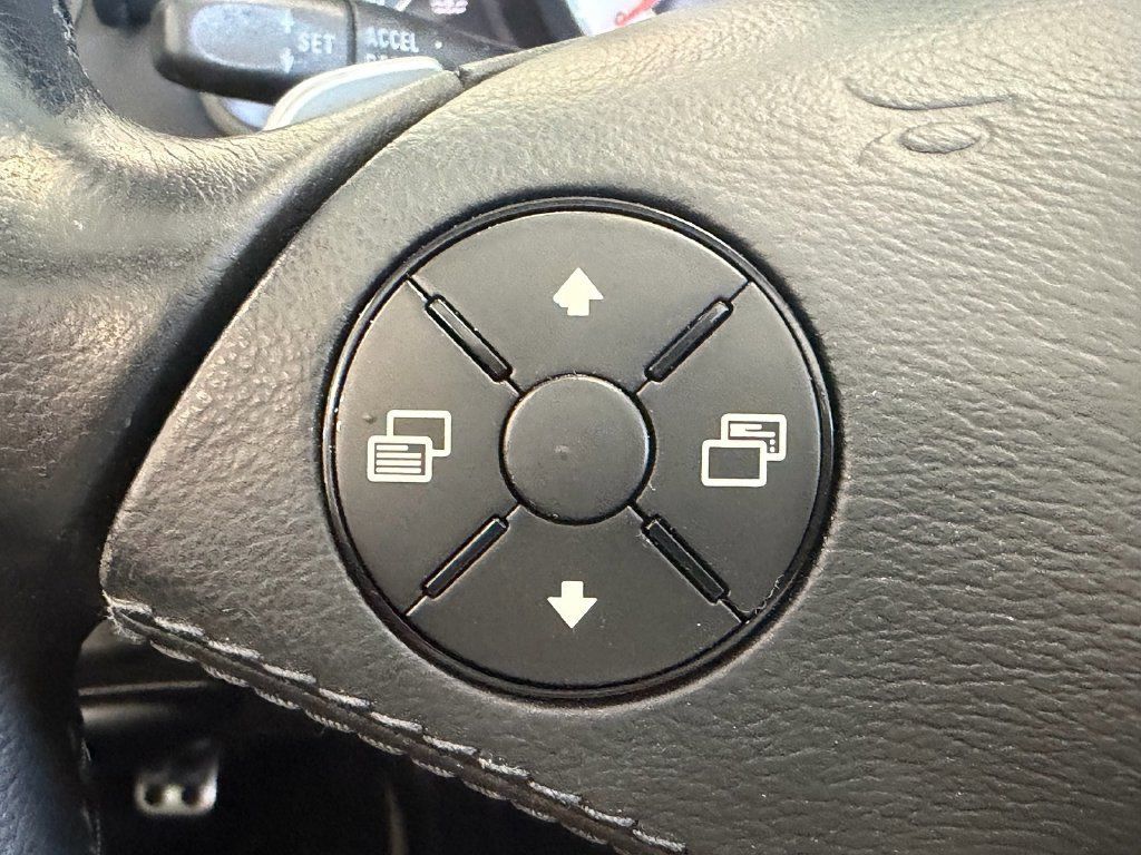Used 2009 Mercedes-Benz SL 550 image 23