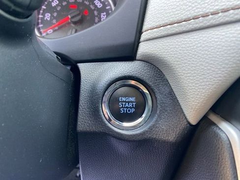 Used 2021 Toyota RAV4 XLE w/ Convenience Package FWD image 17