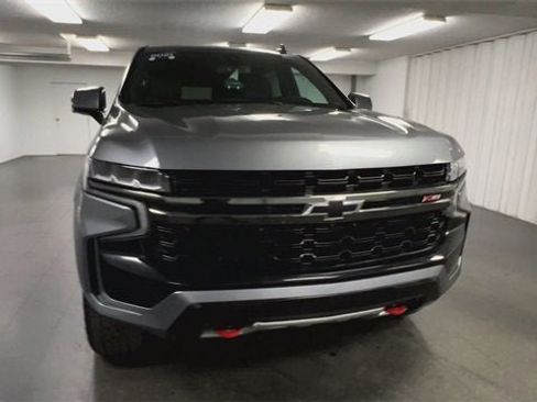 Used 2021 Chevrolet Suburban Z71 w/ Luxury Package image 3