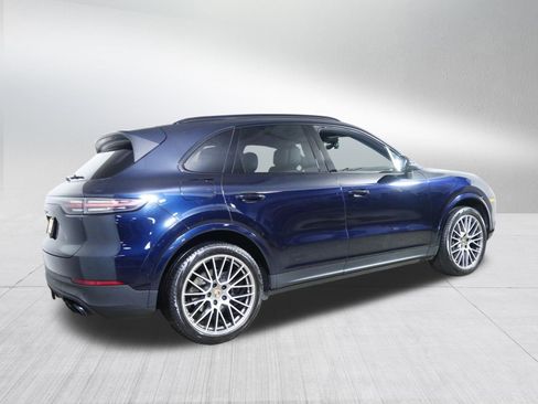 Used 2022 Porsche Cayenne AWD/4WD image 7