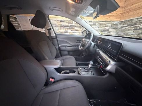 Used 2024 Hyundai Kona SEL AWD/4WD image 16