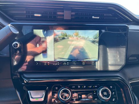 Used 2025 GMC Sierra 2500 AT4X image 21