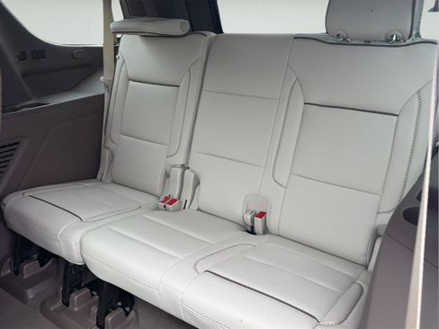 Used 2026 GMC Yukon Denali w/ Sun & Power Step Package AWD/4WD image 16