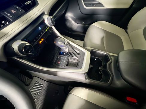 Used 2023 Toyota RAV4 XLE Premium image 26