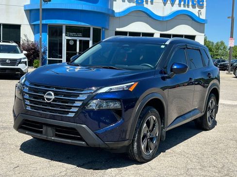 Used 2024 Nissan Rogue SV w/ SV Premium Package AWD/4WD image 1