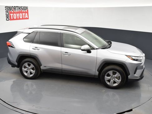 Used 2022 Toyota RAV4 XLE w/ Convenience Package image 23